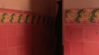 Madre Sorprende A Su Hija Con Amiga Lesbiana | Lesbian – M24